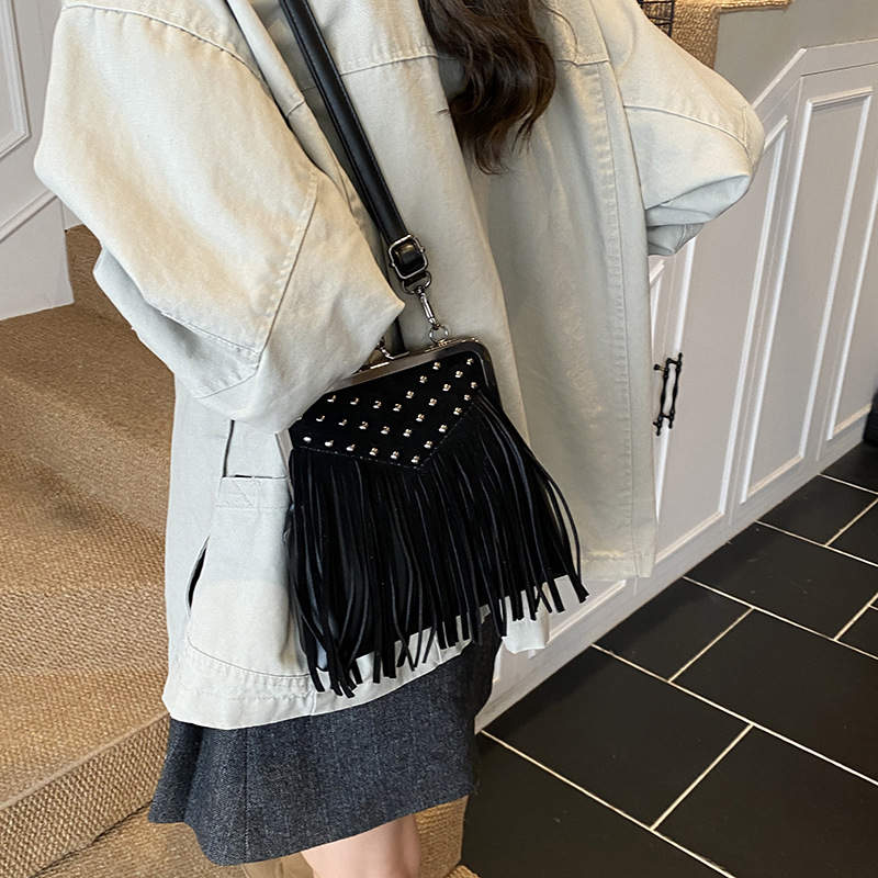 Women's Fashion Rivet Handheld - Women Bags Collection reseña y precio