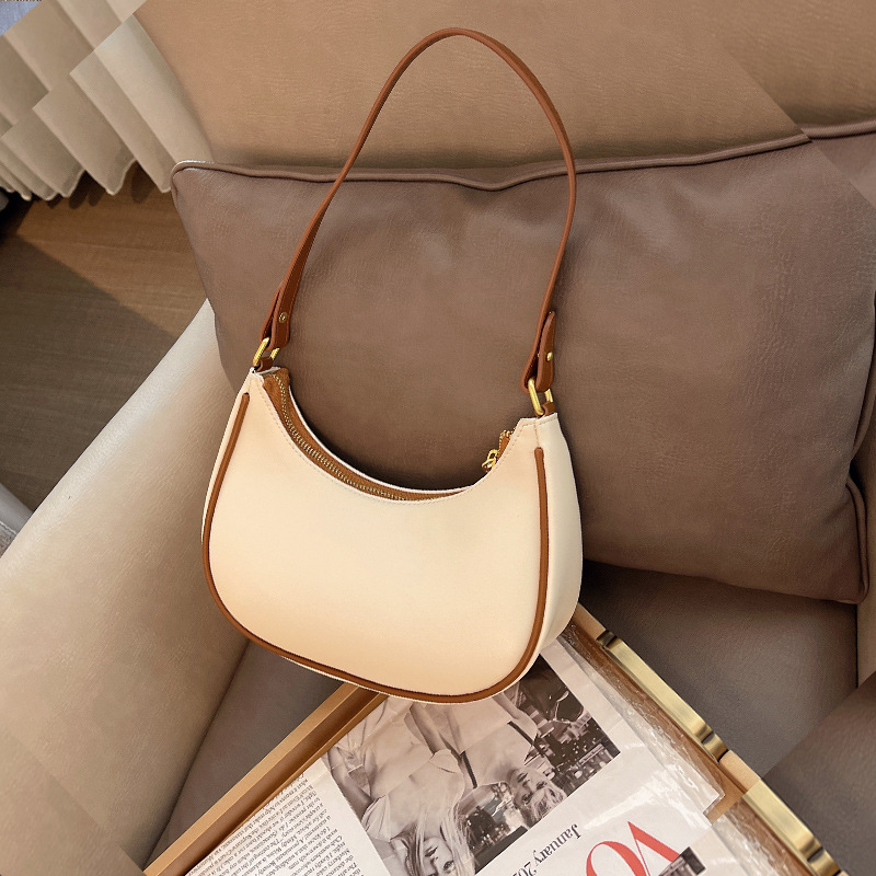 Small Carmpit Bag Female 2024  - Women Bags Guess reseña y precio